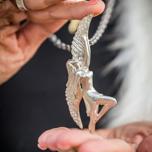 Geflügelter Geistertänzer