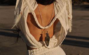 The Energetic and Healing Power of Back Jewelry: Beyond Aesthetics
