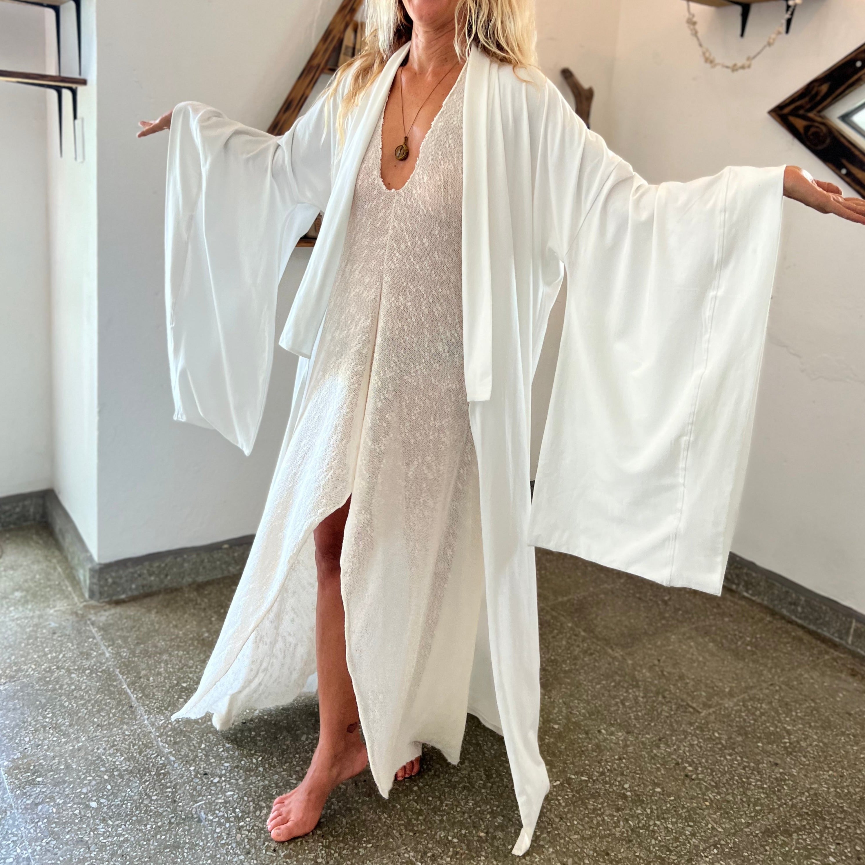 Air Nomad | Traditional Kimono in White | Her
