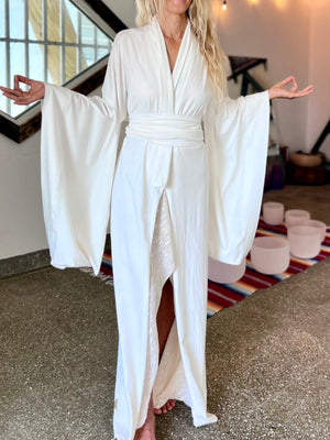 Air Nomad | Traditional Kimono in White | Her