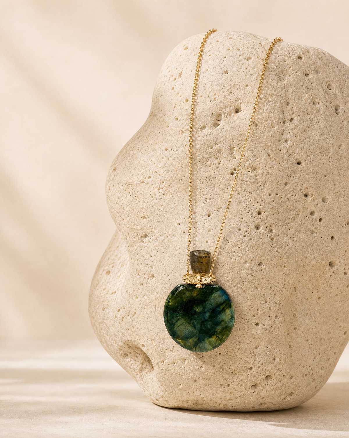 DreamWeaver Potion Bottle Labradorite Pendant — Gold-4