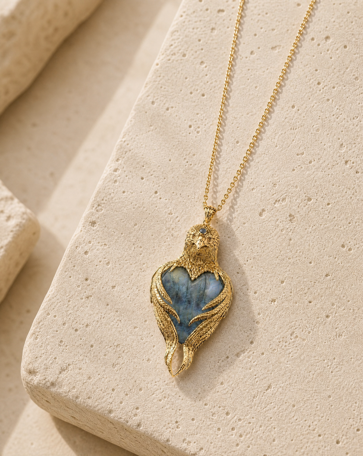 Vision-Nes Labradorite Pendant — Gold